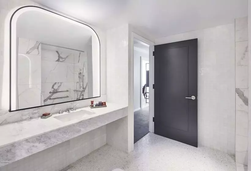 Sviitti Liikuntarajoitteisille, The Luxury Collection Hotel Manhattan Midtown