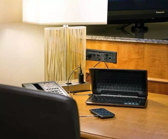 ２ダブルベッドのスタンダードルーム, Crowne Plaza Minneapolis West, An Ihg