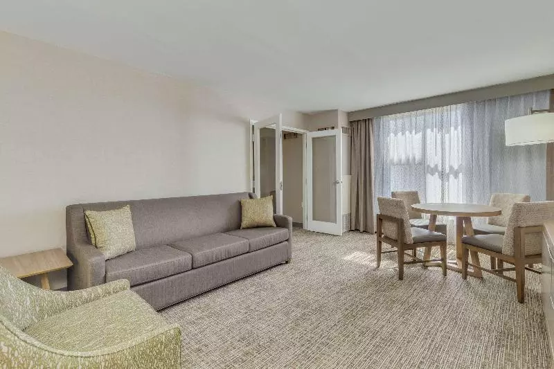 キングサイズベッドのスイートルーム, Doubletree By Hilton Phoenix Chandler
