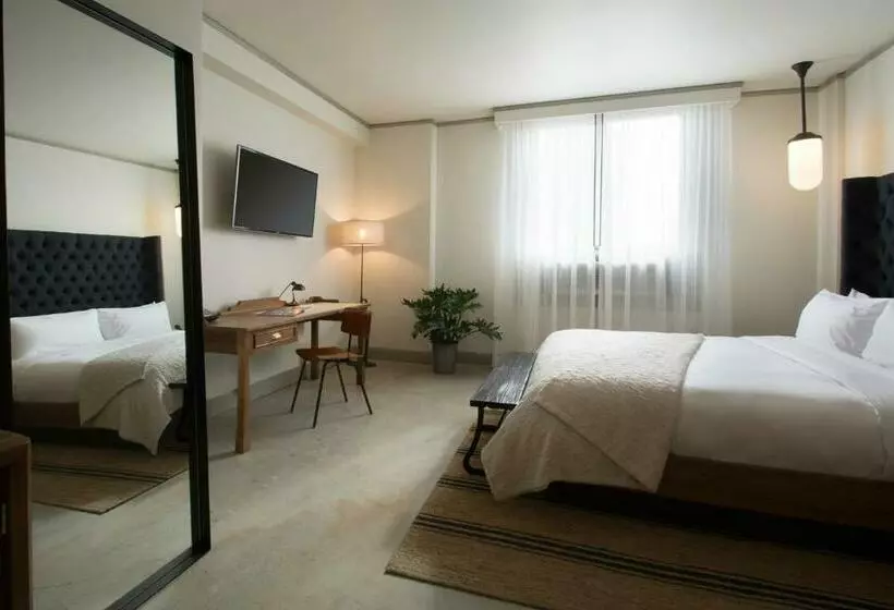 اتاق اجرایی با تخت بزرگ, G San Francisco