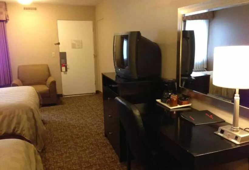 スイート, Ramada By Wyndham Fresno North