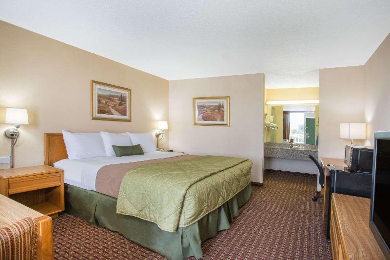 غرفة قياسية سرير كينج, Ramada By Wyndham Wytheville