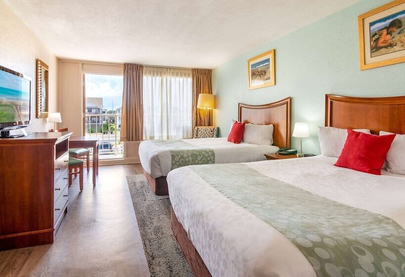 ２ダブルベッドのスタンダードルーム, Ramada Plaza By Wyndham Nags Head Oceanfront