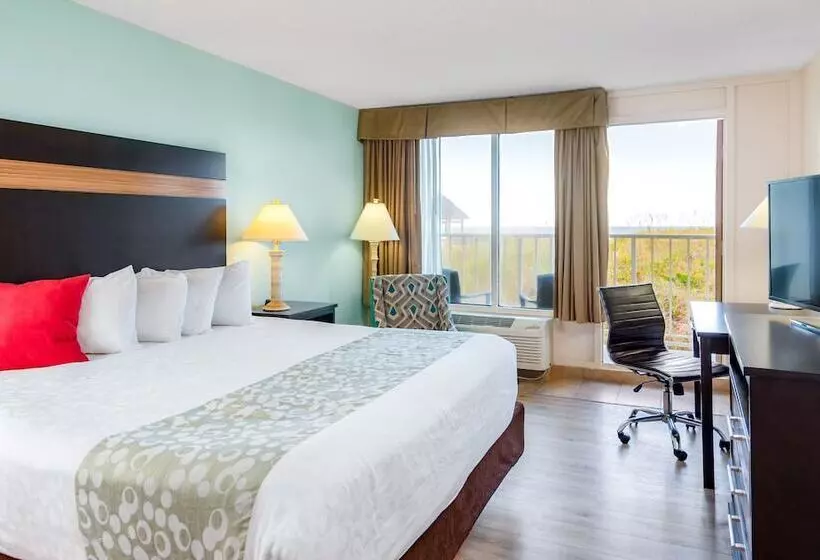 ２ダブルベッドのスタンダードルーム, Ramada Plaza By Wyndham Nags Head Oceanfront