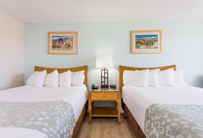 ２ダブルベッドのスタンダードルーム, Ramada Plaza By Wyndham Nags Head Oceanfront