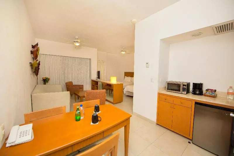 シングルデラックスルーム, Ramada Plaza By Wyndham Nags Head Oceanfront