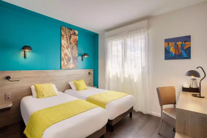 キングサイズベッドのスタンダードルーム, Ramada Plaza By Wyndham Nags Head Oceanfront