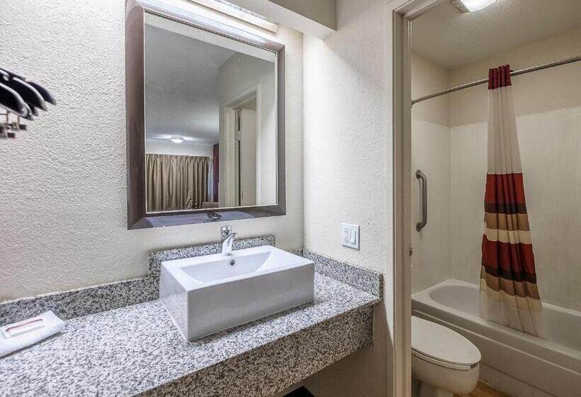 Номер Superior Кровать Кинг, Red Roof Inn Columbus East  Reynoldsburg