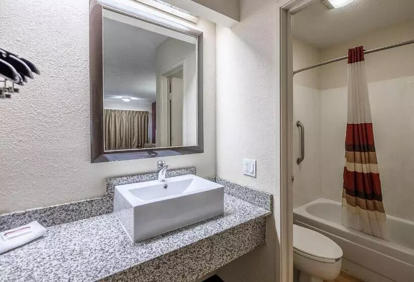 キングサイズベッドのスーペリアルーム, Red Roof Inn Columbus East  Reynoldsburg