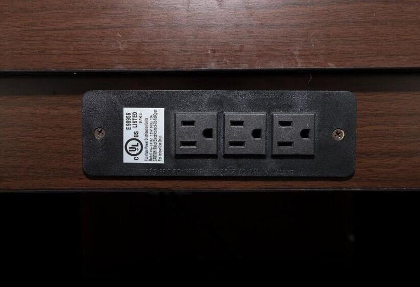 Номер Deluxe Адаптированный для Инвалидов, Red Roof Inn Columbus East  Reynoldsburg