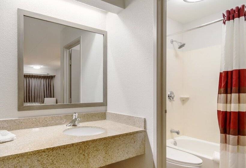 带2个双人床的标准工作室, Red Roof Inn Durham  Duke Univ Medical Center