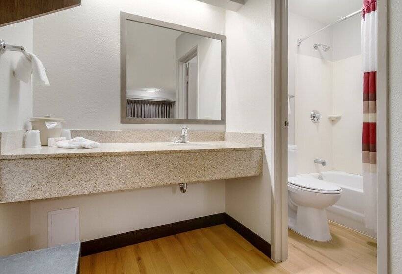 Номер Стандарт 2 Двуспальные Кровати, Red Roof Inn Durham  Duke Univ Medical Center
