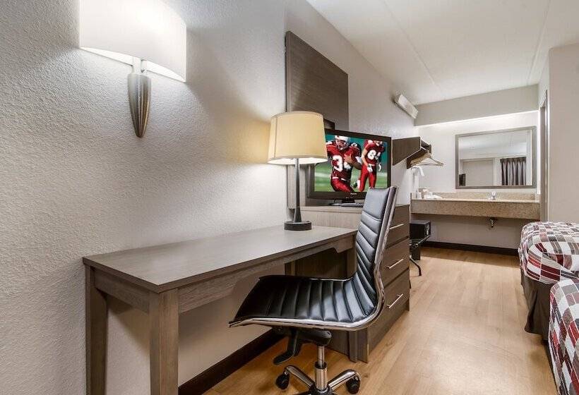 带2个双人床的标准工作室, Red Roof Inn Durham  Duke Univ Medical Center