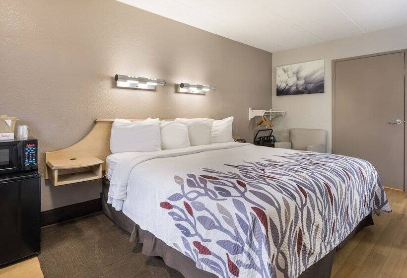 디럭스 룸, Red Roof Inn Rockford East   Casino District