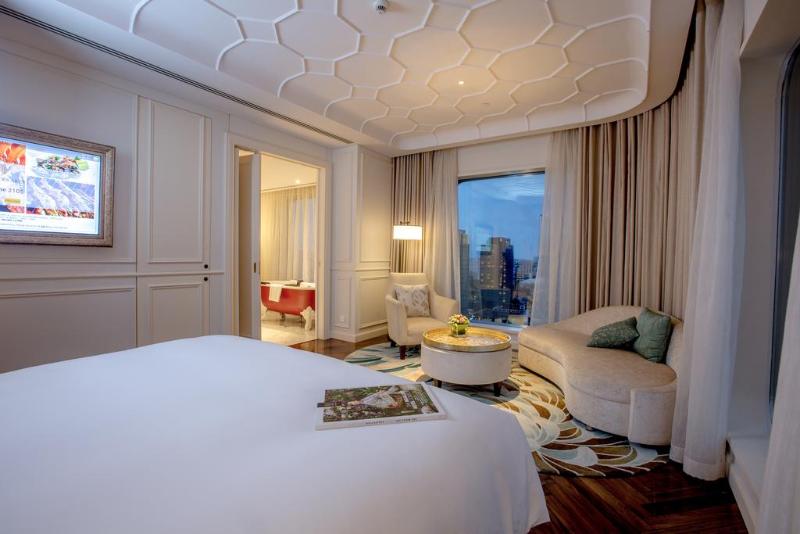 סטודיו דלוקס, Santa Barbara Inn