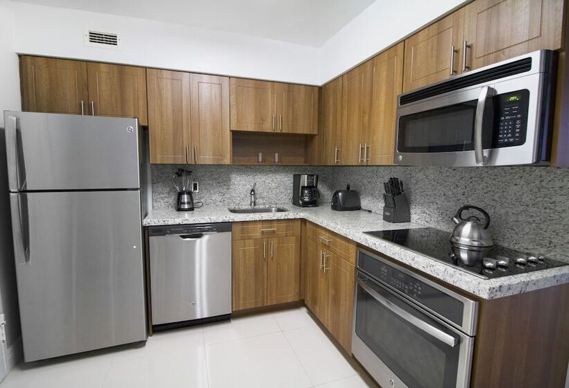 デラックススイート２ベッドルーム, Seacoast Suites On Miami Beach