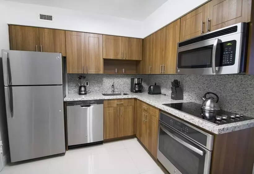 سوئیت دلوکس 2 خوابه, Seacoast Suites On Miami Beach