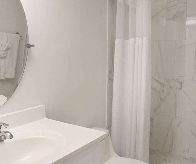 デラックススイート, Seacoast Suites On Miami Beach