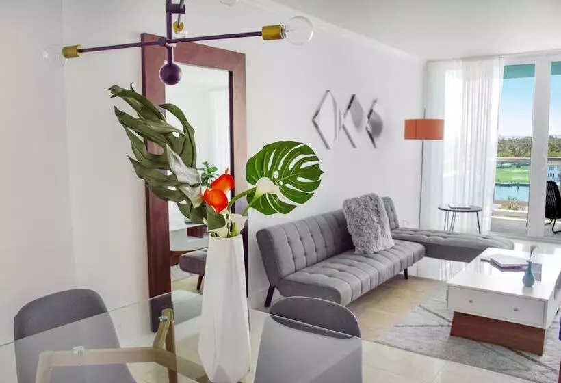 سوییت لوکس, Seacoast Suites On Miami Beach