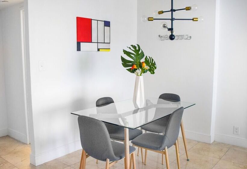 デラックススイート, Seacoast Suites On Miami Beach