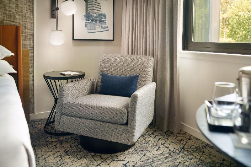 اتاق استاندارد با تخت بزرگ, Sheraton Imperial Hotel Raleigh Durham Airport At Research Triangle Park