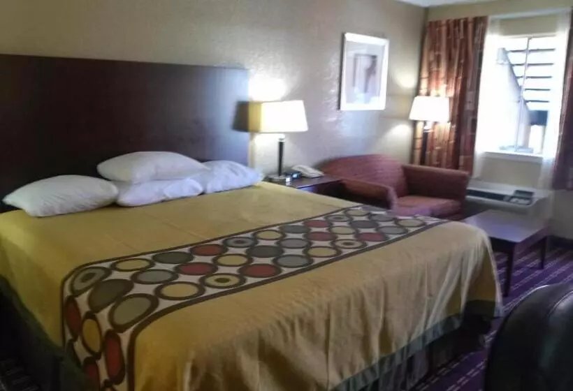 キングサイズベッドのデラックスルーム, Super 8 By Wyndham Kerrville Tx
