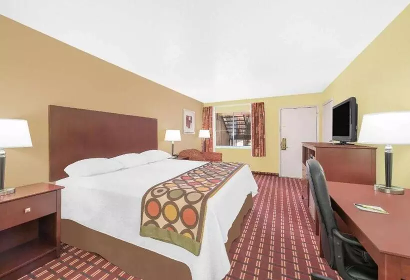 身障者適用キングサイズベッドルーム, Super 8 By Wyndham Kerrville Tx