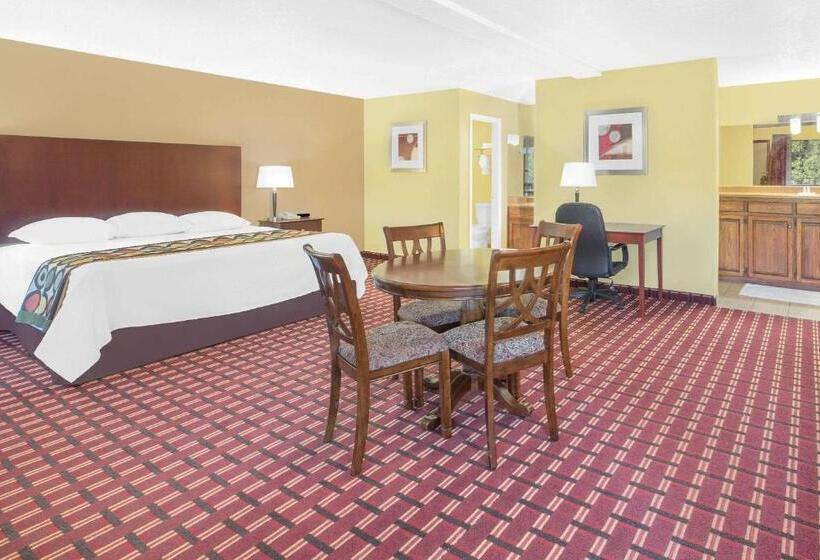 Люкс Кровать Кинг, Super 8 By Wyndham Kerrville Tx