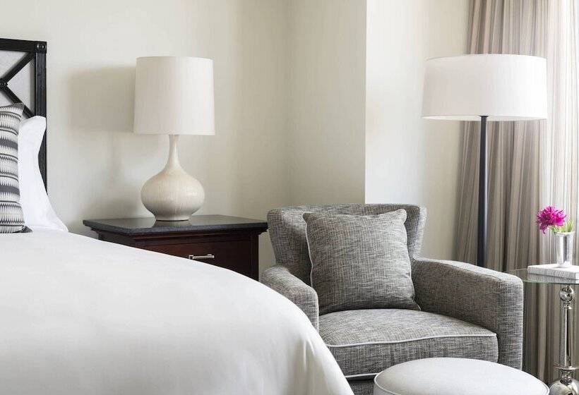 Номер Deluxe, The Ritzcarlton, Pentagon City