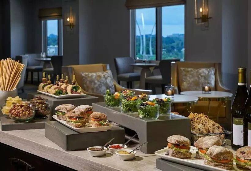 سوئیت کلاب, The Ritzcarlton, Pentagon City