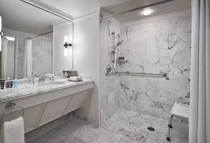 اتاق دلوکس مخصوص معلولین, The Ritzcarlton, Pentagon City