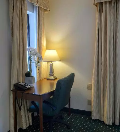 キングサイドベッドのスタンダードワンルーム, Residences At Daniel Webster
