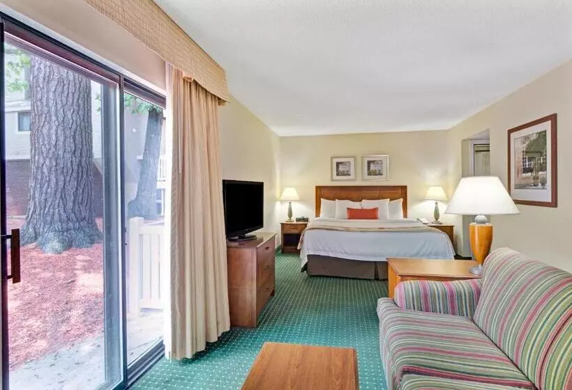 キングサイドベッドのスタンダードワンルーム, Residences At Daniel Webster