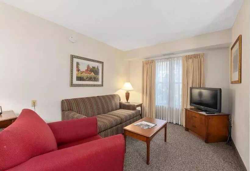 スイート, Residences At Daniel Webster