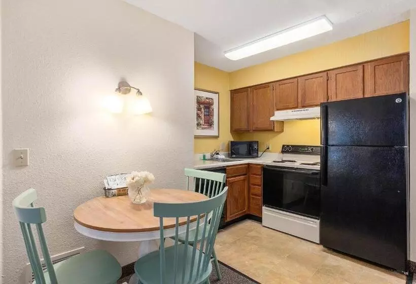スイート, Residences At Daniel Webster