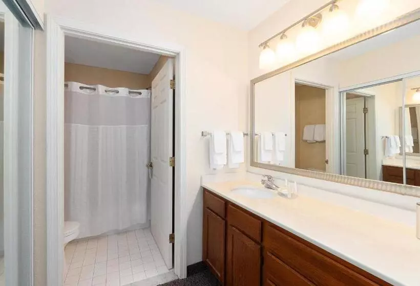 スイート, Residences At Daniel Webster