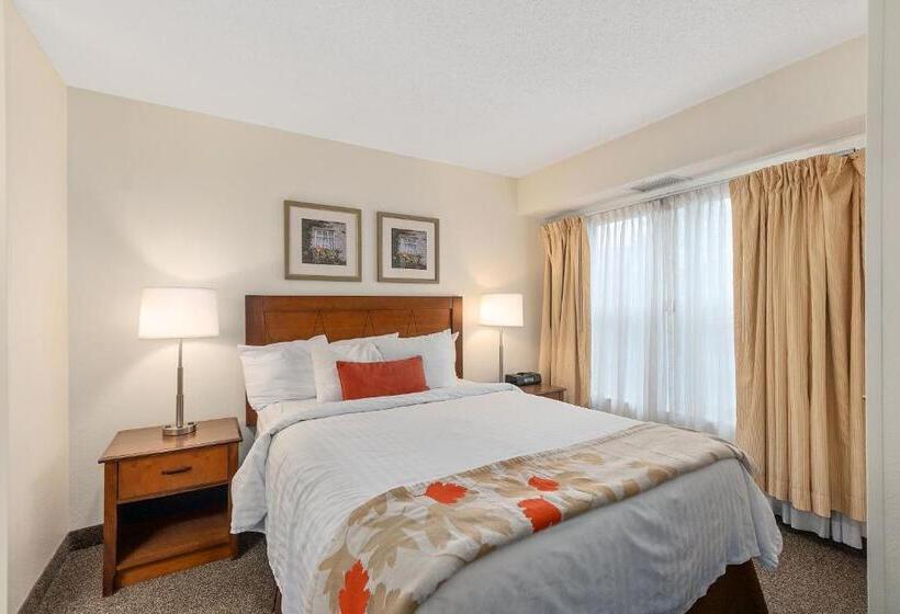 سوییت, Residences At Daniel Webster