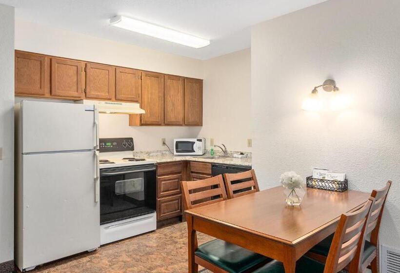 سوییت, Residences At Daniel Webster