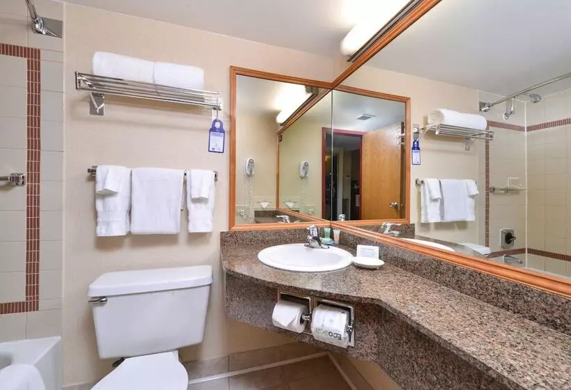 ２ダブルベッドのスタンダードルーム, Comfort Inn & Suites Downtown Tacoma