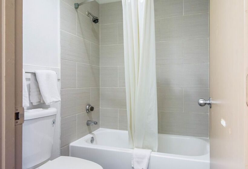 اتاق استاندارد با 2 تخت دوبل, Days Inn By Wyndham Raleigh Glenwoodcrabtree