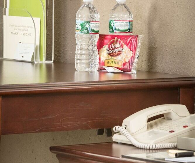 غرفة قياسية لذوى الاحتياجات الخاصة, Doubletree By Hilton  Boston  Milford