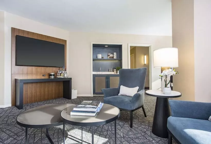 キングサイズベッドのスイートルーム, Fairmont Chicago Millennium Park