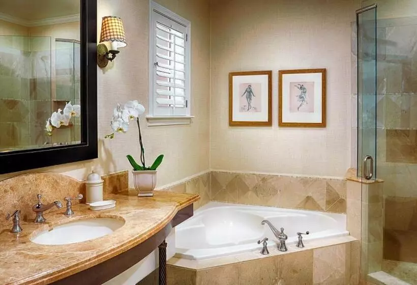 سوئیت با تخت بزرگ, Fairmont Sonoma Mission Inn & Spa