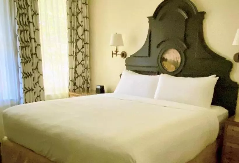 سوئیت با تخت بزرگ, Fairmont Sonoma Mission Inn & Spa
