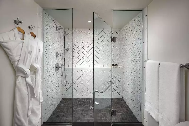 اتاق لوکس با تخت بزرگ, Fairmont Sonoma Mission Inn & Spa