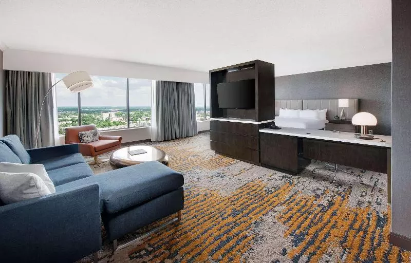 Deluxe-studio, Hilton Atlanta