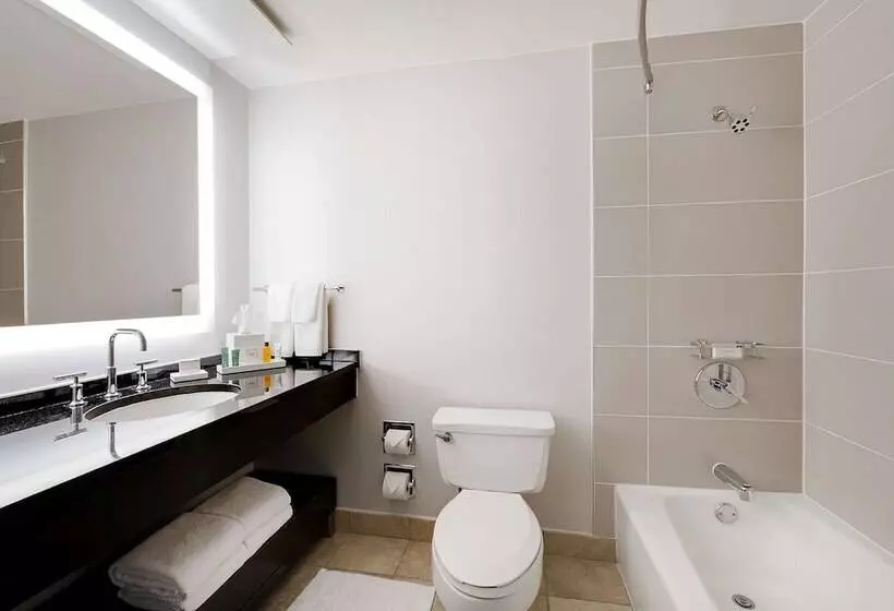 Standard-huone 2 Parivuodetta, Hilton Atlanta