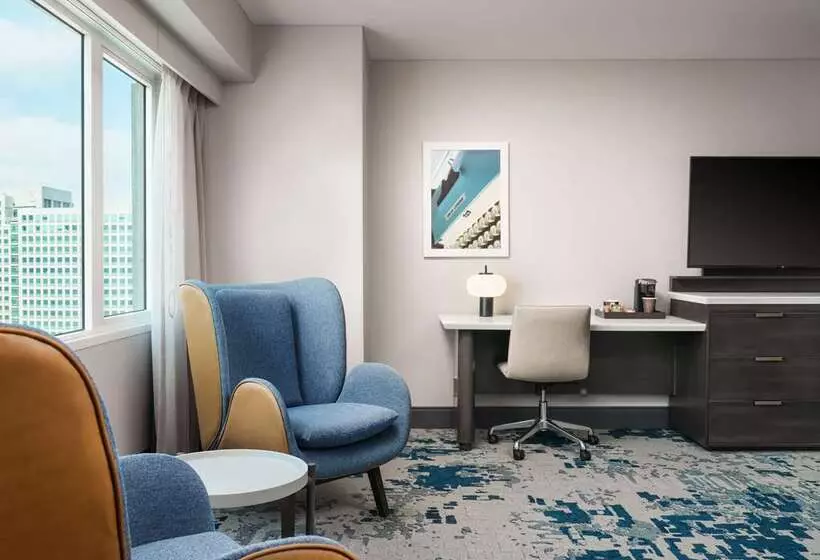 Deluxe-studio, Hilton Atlanta