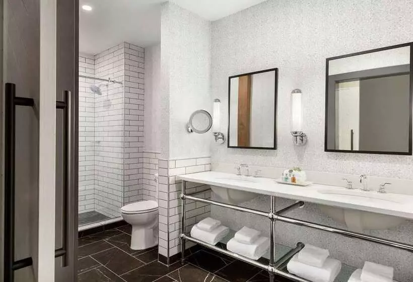 Deluxe-studio, Hilton Atlanta