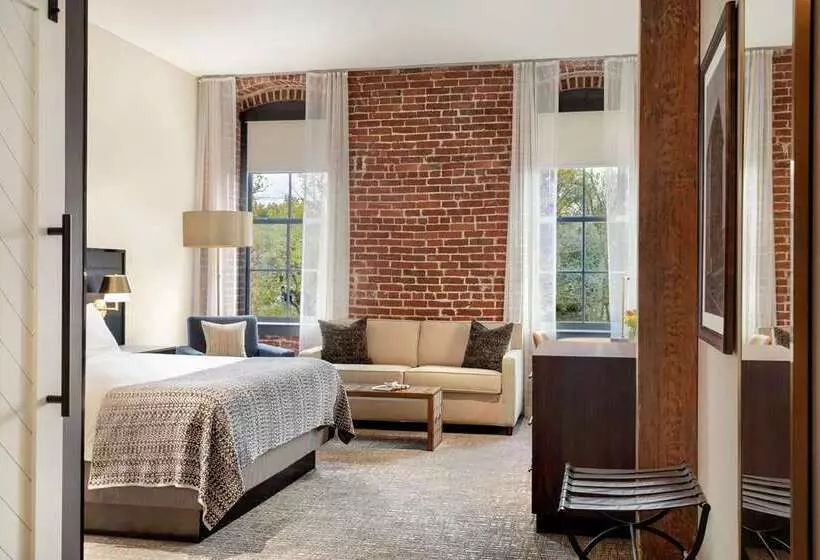 Deluxe-studio, Hilton Atlanta